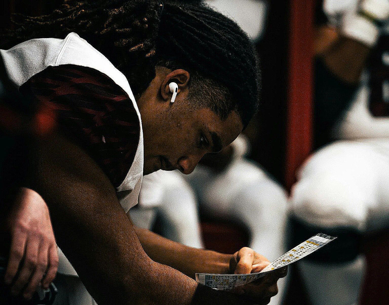 Analyzing the Contract Controversies: Quinn Ewers and Tua Tagovailoa